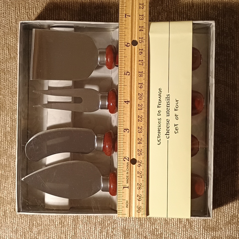 Cheese Utensils Set with Red Handles - Picture 3 of 8